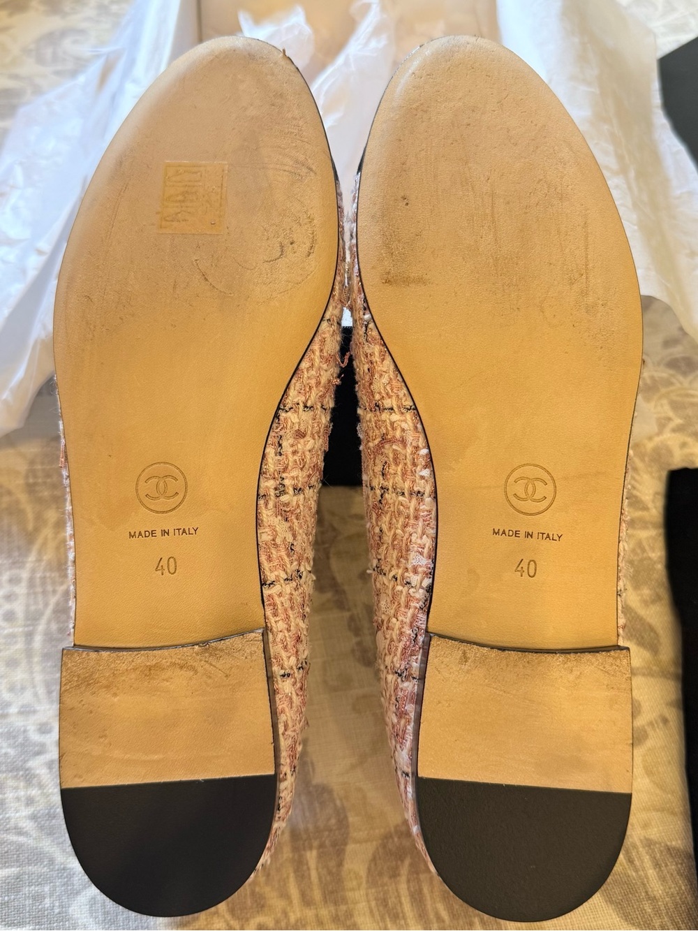 ✨CHANEL - Worn Once - Pink Tweed Ballet Flats with Black CC Cap-Toe (EU 40/US 9) - Picture 9 of 13